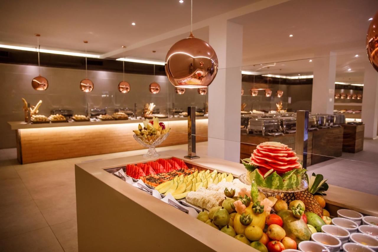 La Torre Resort All Inclusive Porto Seguro Exterior foto The buffet at the hotel