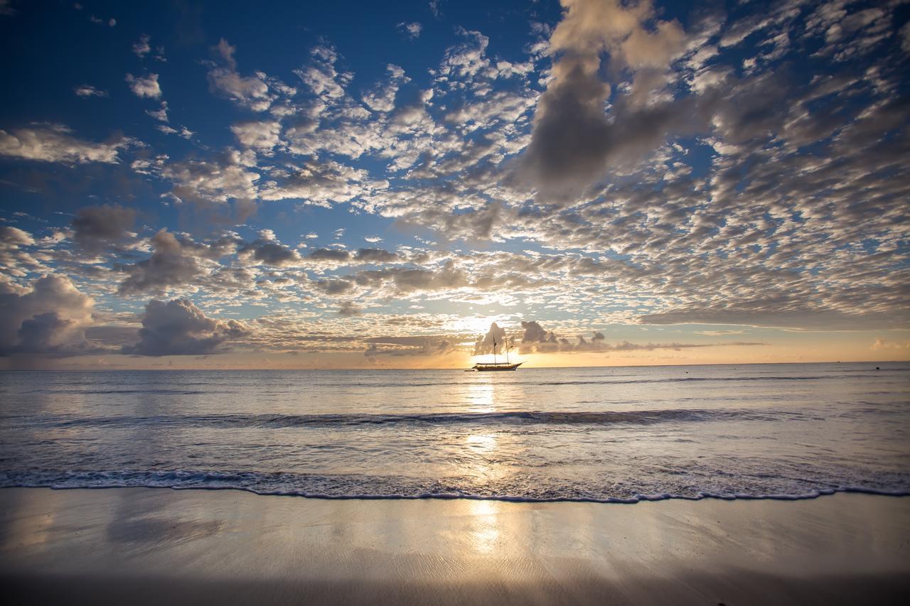La Torre Resort All Inclusive Porto Seguro Exterior foto Sunset at the beach
