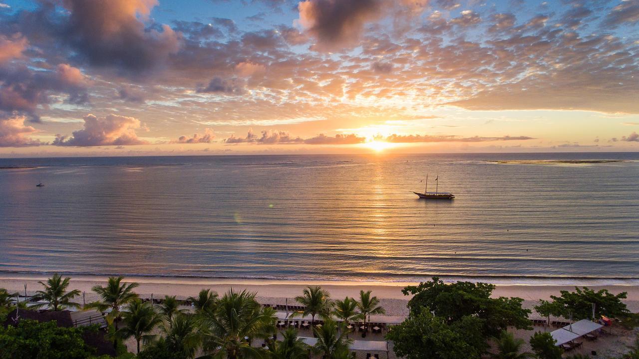 La Torre Resort All Inclusive Porto Seguro Exterior foto Sunset at the beach